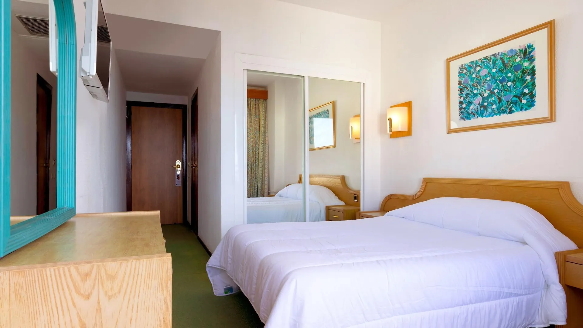 Hotel Vibra Beverly Playa Peguera 4*,  Spain